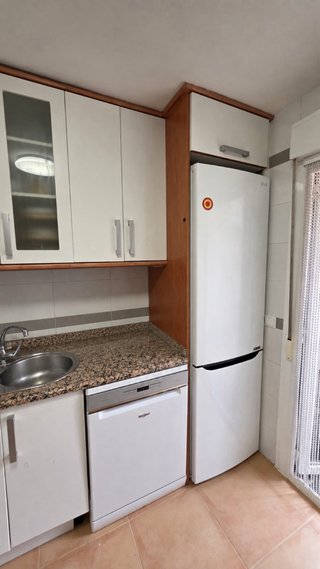 Cocina completa con encimera de granito