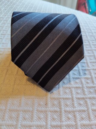 Corbata Hugo Boss Gris y Negra