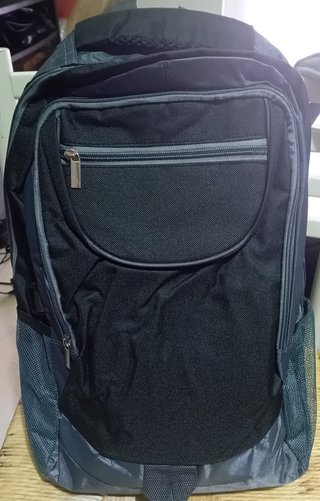 Zaino nero e grigio