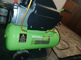 Máquina de Coser Industrial con Compresor