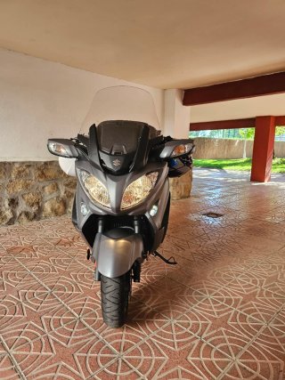 Suzuki Burgman 650 Executive 2019 Gris