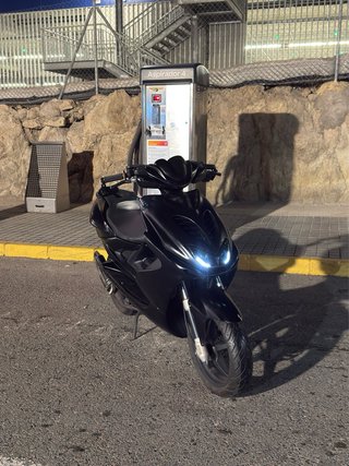 Yamaha Aerox Negra