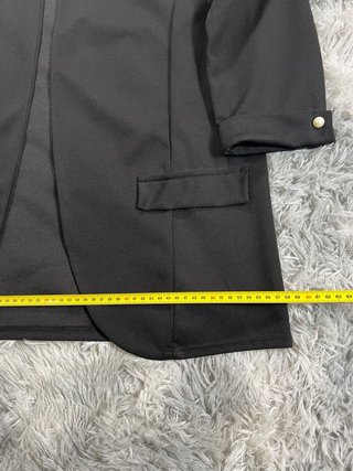 Blazer Americana Negra Manga 3/4 Detalle Perlas