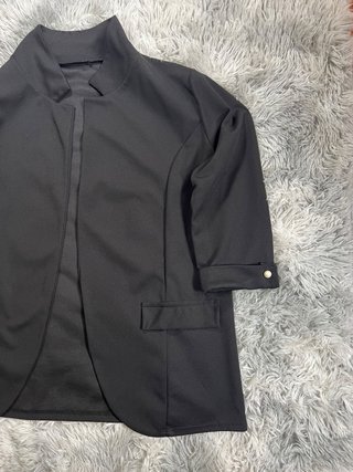 Blazer Americana Negra Manga 3/4 Detalle Perlas