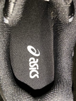 Zapatillas Asics Negras y Grises
