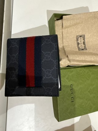 Billetera Gucci GG Supreme Web