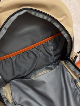 Mochila The North Face Basin 24L Beige