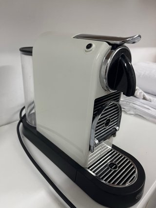 Cafetera Nespresso De'Longhi Blanca