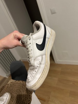 Deportivas Nike Court Blancas y Negras