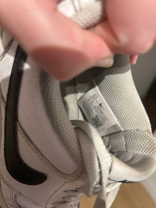 Deportivas Nike Court Blancas y Negras