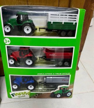 Lote de 3 Tractores con Remolque