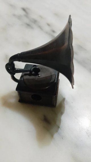 Sacapuntas Antiguo Forma Gramófono