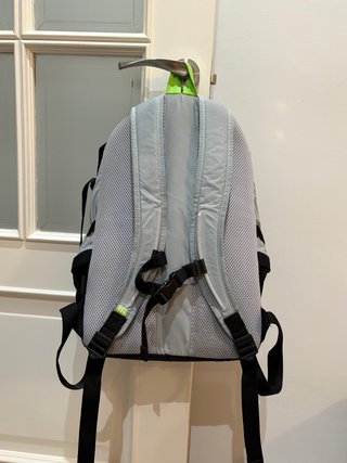 Mochila pequeña funcional cómoda ADIDAS como nueva