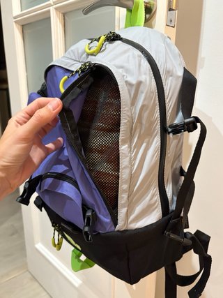 Mochila pequeña funcional cómoda ADIDAS como nueva