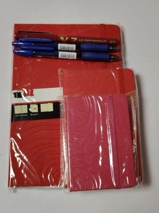 Set de 3 Libretas rojas y 3 Bolígrafos