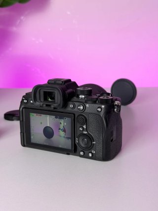 Sony A7 IV (45 disparos) NUEVA