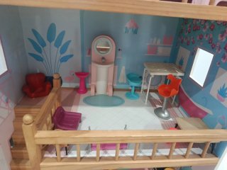 Casita de muñecas rosa