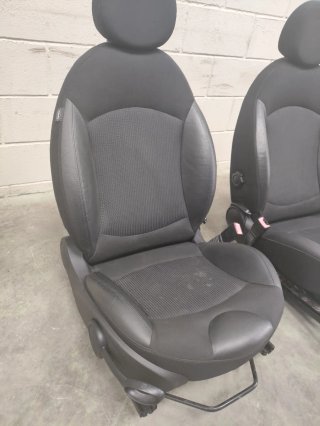 Asientos delanteros Mini S de 2014.