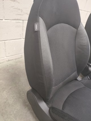 Asientos delanteros Mini S de 2014.