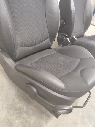 Asientos delanteros Mini S de 2014.