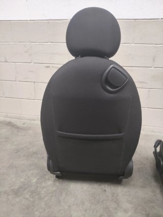 Asientos delanteros Mini S de 2014.