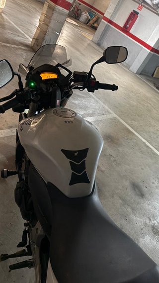 Honda CB600F Hornet 600 – 18.500 km – Akrapovič –