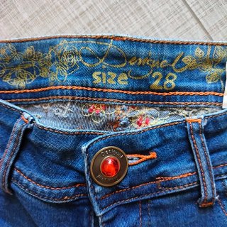 Jeans Desigual con bordados