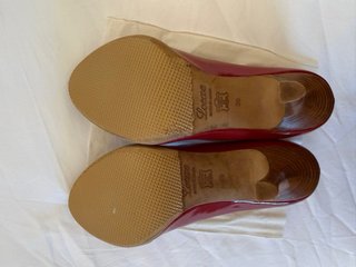 Zapatos de tacón Loewe rojos