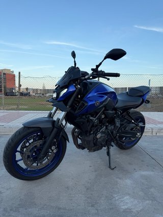 YAMAHA MT07 2021