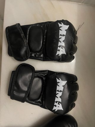 Saco de boxeo Be RUGGED + Guantes de boxeo + MMA