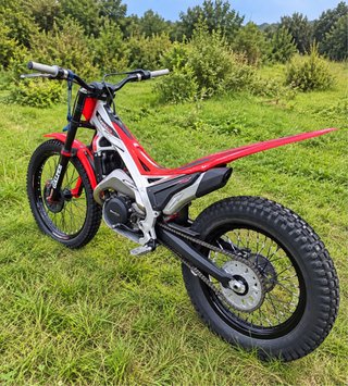 Beta Sincro 125 Trial Roja/Plata