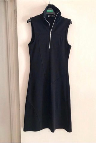 Abito nero smanicato con zip