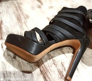 Sandalias/Botines piel. Ovyé.