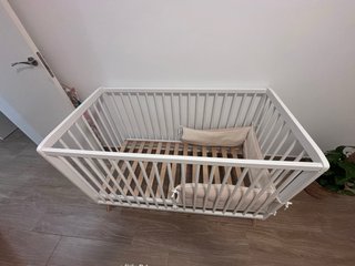 Cuna de Bebé Blanca con Colchón y Chichonera