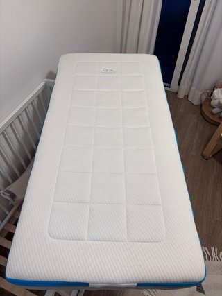 Cuna de Bebé Blanca con Colchón y Chichonera