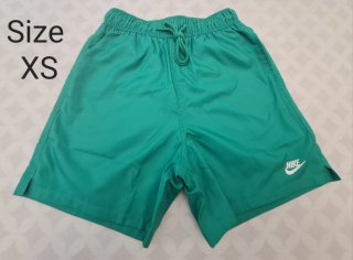 Pantalón corto Nike verde