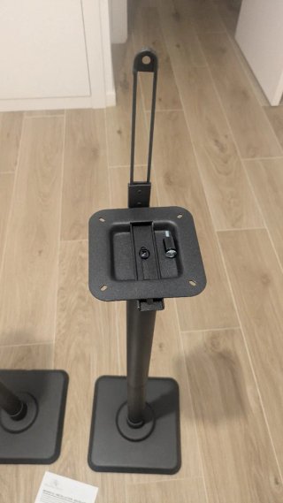Soportes para altavoces satélite ajustables