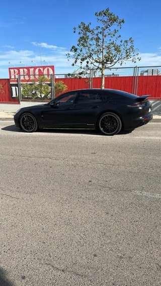 Porsche Panamera 2022