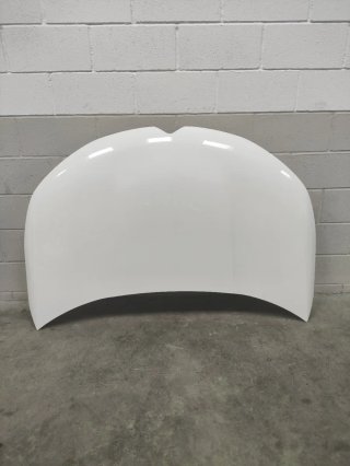 Capó de Citroen C4 de 2016.