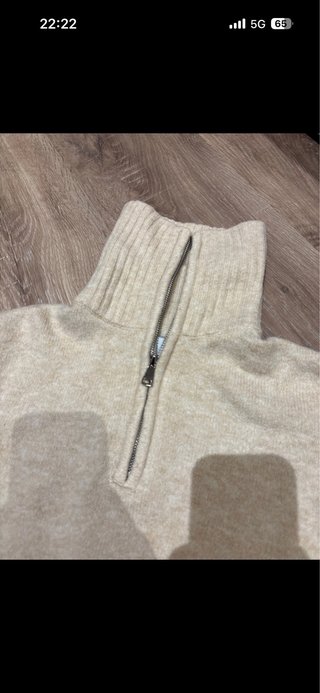 Jersey Beige Bershka con Cremallera