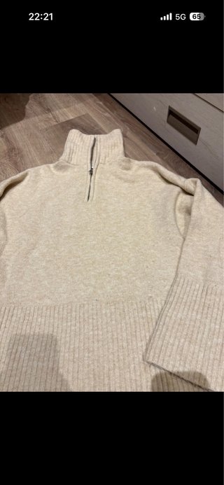 Jersey Beige Bershka con Cremallera