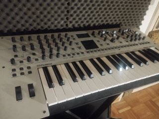 Sintetizador Roland Gaia 2 como nuevo.