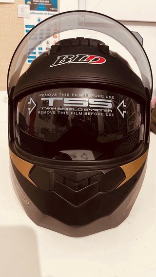 Casco de moto integral BLD negro y dorado talla M
