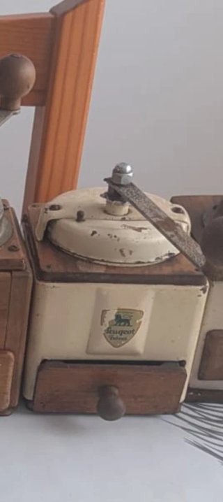 Molinillo de café Peugeot antiguo