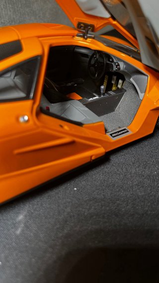 Maqueta 1:18 del McLaren F1 road car
