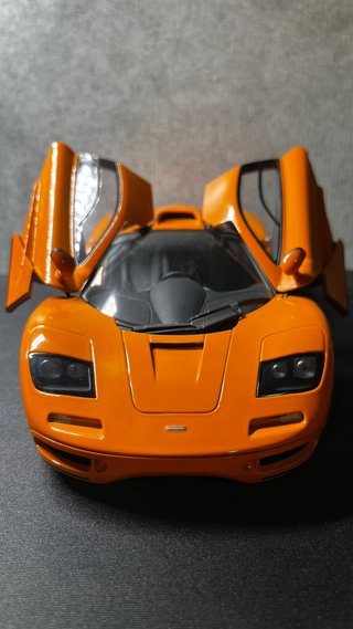 Maqueta 1:18 del McLaren F1 road car