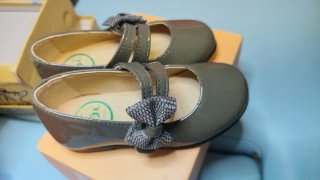 Zapatos niña charol lazo