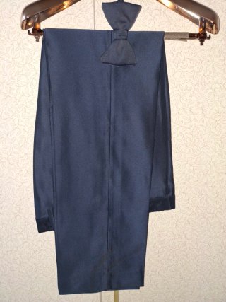 Traje de novio azul