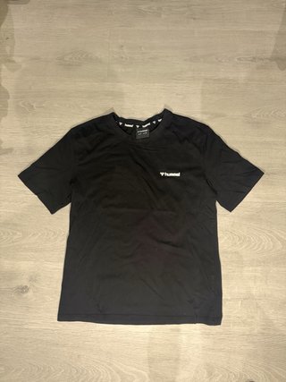 Camiseta Hummel Negra