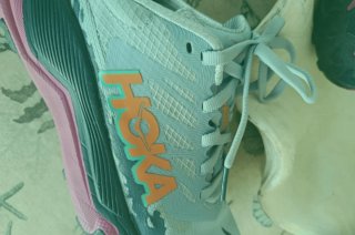 Zapatillas Deportivas Azules y Rosas